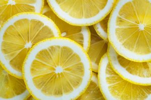 Limona ni kraljica vitamina C, kot verjame večina ljudi